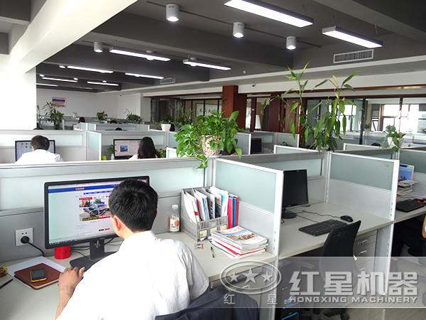 破碎機廠家開始重視售后和網(wǎng)絡(luò)開發(fā) 破碎機廠家開始重視售后和網(wǎng)絡(luò)開發(fā)