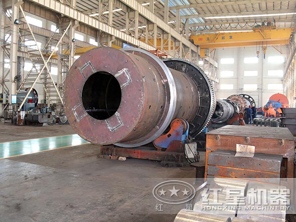 三筒烘干機生產(chǎn)車間