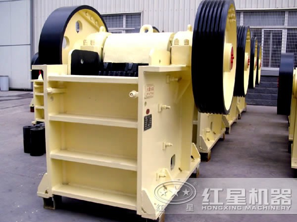 小型粉碎石頭機(jī)大圖 小型粉碎石頭機(jī)大圖