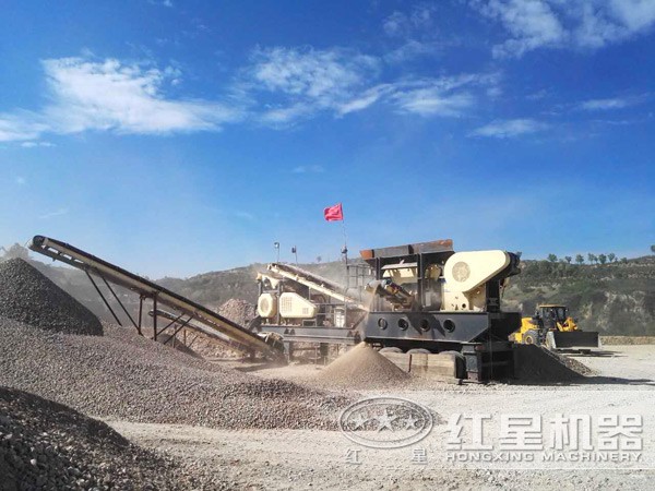 車載移動破碎機作業(yè)現(xiàn)場 車載移動破碎機作業(yè)現(xiàn)場