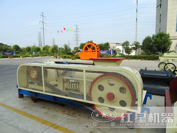 對輥式破碎機(jī) 對輥式破碎機(jī)