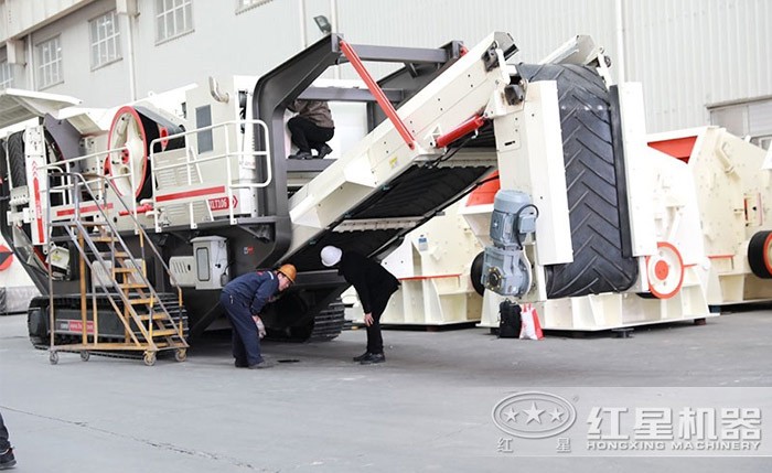 履帶式車(chē)載移動(dòng)粉碎機(jī)車(chē)間用戶參觀 履帶式車(chē)載移動(dòng)粉碎機(jī)車(chē)間用戶參觀