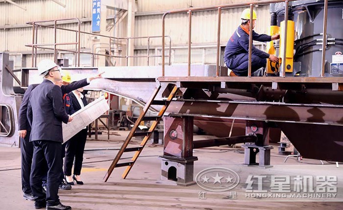 工人作業(yè)實(shí)拍 工人作業(yè)實(shí)拍