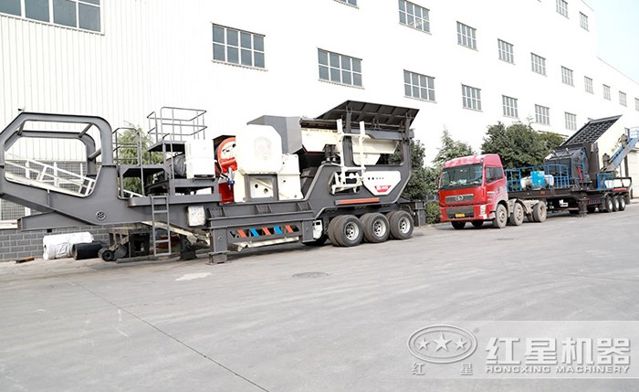 搭載顎式破碎機(jī)、反擊式破碎機(jī)