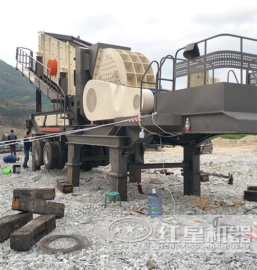 廣西移動(dòng)大型錘破碎站現(xiàn)場 廣西移動(dòng)大型錘破碎站現(xiàn)場