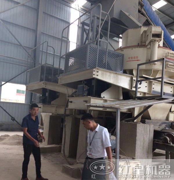 碎石制砂生產(chǎn)線一套設(shè)備安裝現(xiàn)場(chǎng)