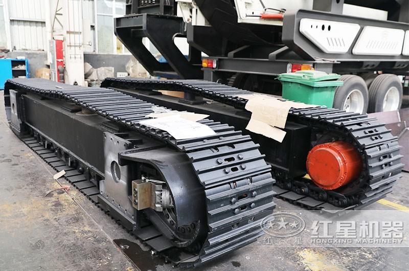 移動機制砂生產(chǎn)設備的履帶驅(qū)動裝置 移動機制砂生產(chǎn)設備的履帶驅(qū)動裝置