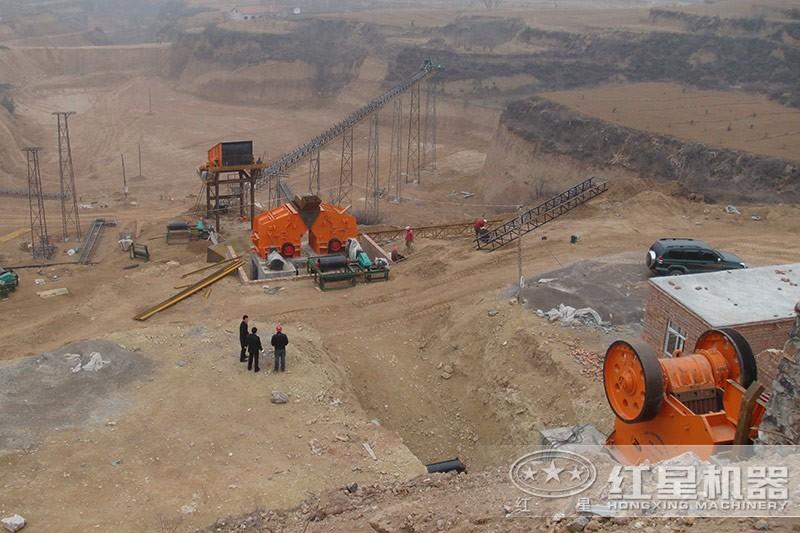 石灰石碎石生產(chǎn)線(xiàn)安裝現(xiàn)場(chǎng)