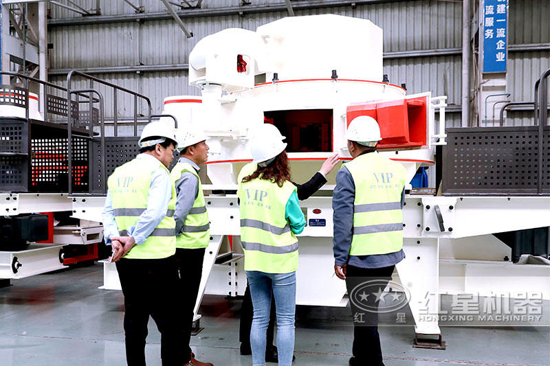 制砂機(jī)設(shè)備客戶實地考察、選購