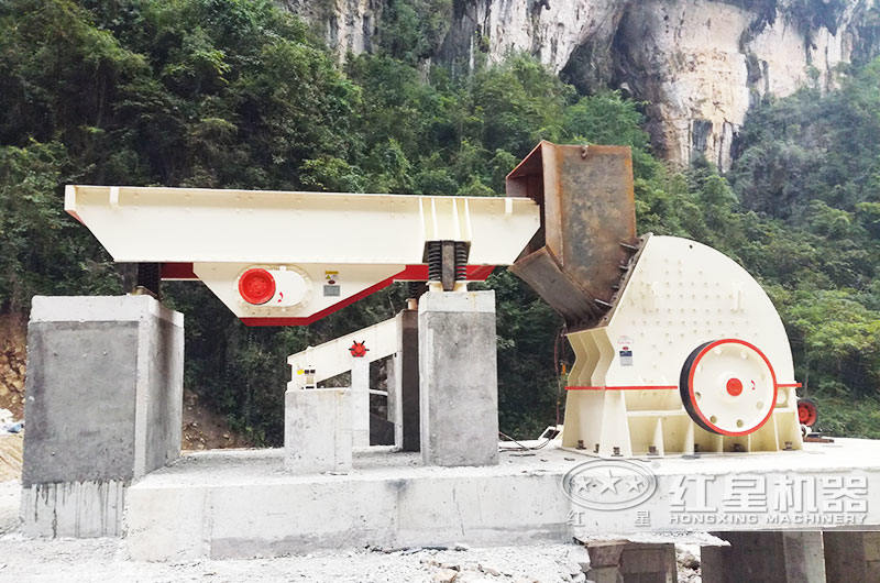 重錘破碎石生產(chǎn)線現(xiàn)場(chǎng) 重錘破碎石生產(chǎn)線現(xiàn)場(chǎng)
