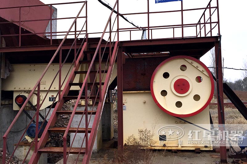紅星碎石粉碎機(jī)現(xiàn)場(chǎng)展示