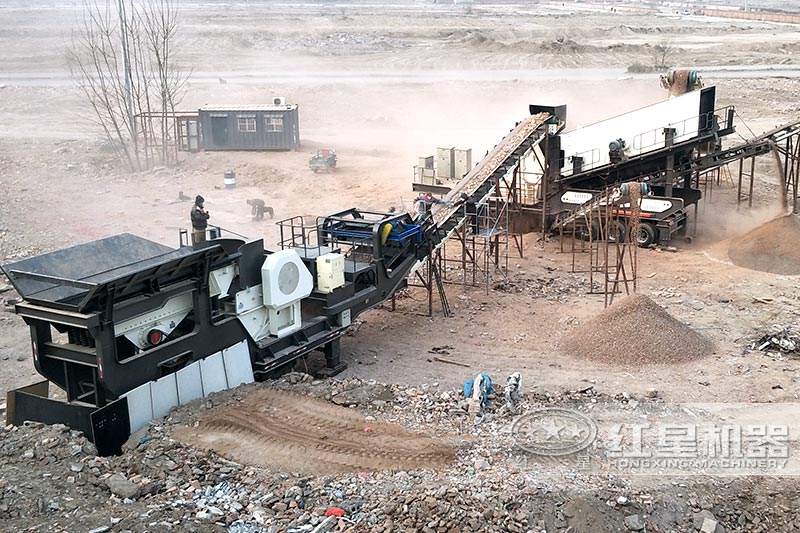 輪胎式建筑廢料粉碎機(jī)現(xiàn)場 輪胎式建筑廢料粉碎機(jī)現(xiàn)場