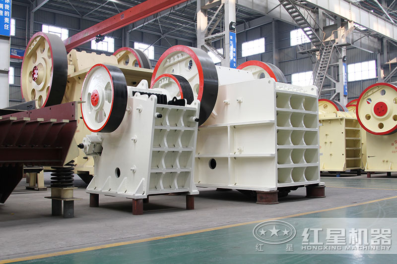 石英砂破碎機種類多，型號全，什么價位都有