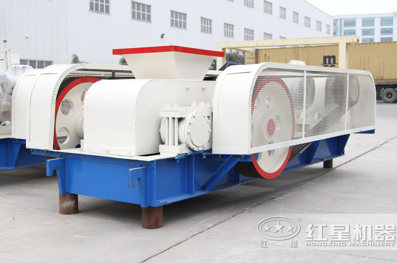 對輥式制砂機(jī)，不會出現(xiàn)堵塞現(xiàn)象