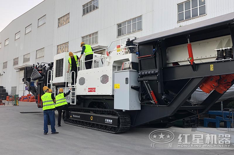 客戶來廠考察移動(dòng)破碎站