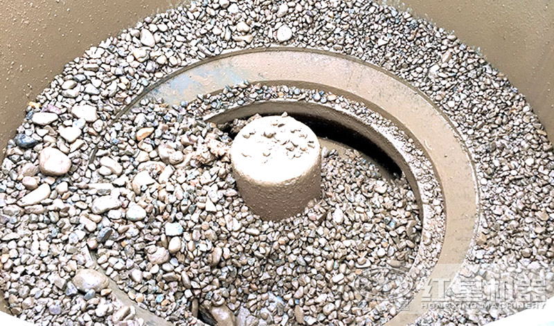 圓錐破碎機(jī)破碎鵝卵石