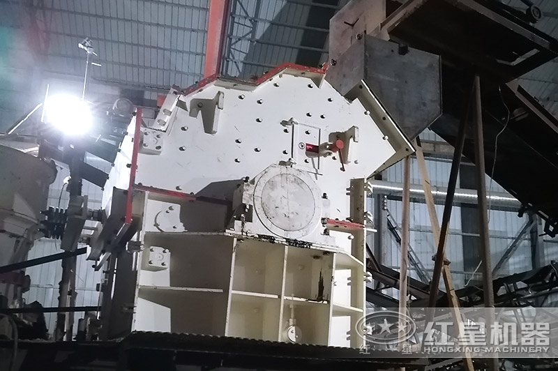 時產(chǎn)量50噸細(xì)碎機處理煤塊生產(chǎn)現(xiàn)場