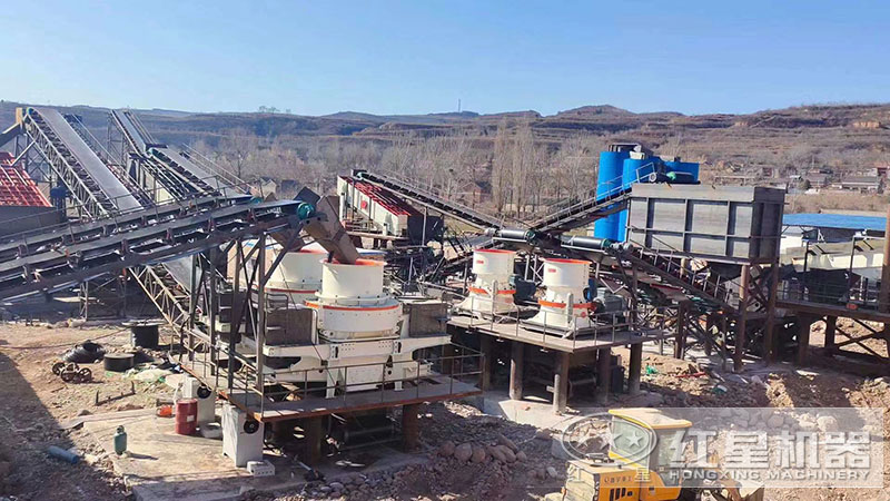生產(chǎn)機(jī)制砂現(xiàn)場